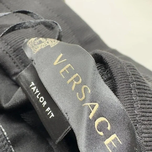 New VERSACE
Barocco Logo Sweatpants - Picture 7 of 10